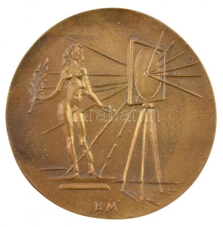 Borsos Miklós (1906-1990) 1975. 'Miskolci Filmfesztivál 1975' kétoldalas bronz emlékérem eredeti tokban (88mm) T:1-