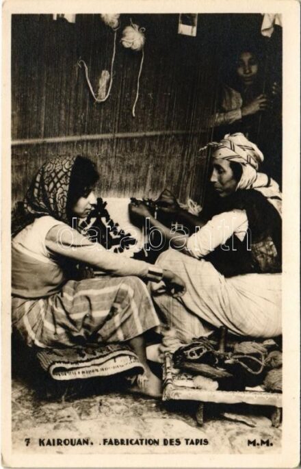 Al-Qayrawan, Kairouan; Fabrication des Tapis / carpet manufacturing (EK)