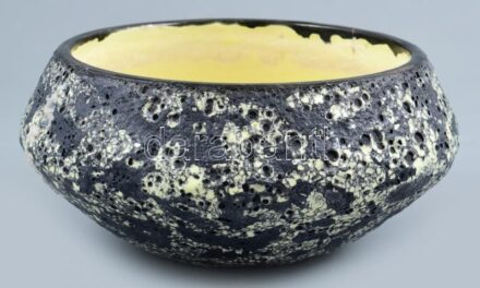 Bod Éva (1924-2004): kaspó, kerámia, jelzett, hajszálrepedéssel d: 20 cm