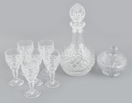Kristály boros készlet (jelzett: Bohemia Crystal 24% PbO) ólomkristály, bonbonierrel, szép állapotban. m: 12-30 cm