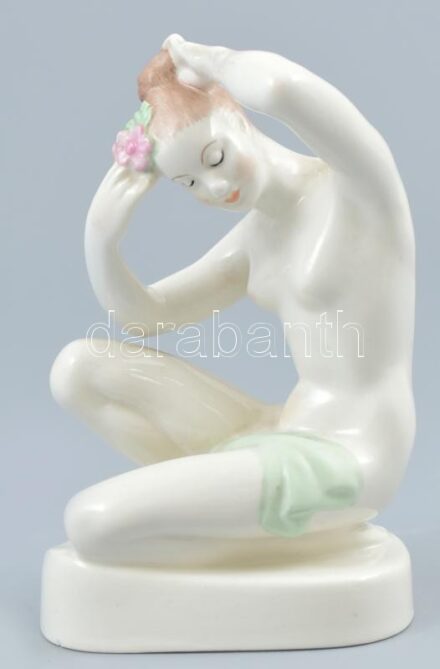 Aquincumi porcelán akt, kézzel festett, jelzett, kopásnyomokkal, m: 16 cm