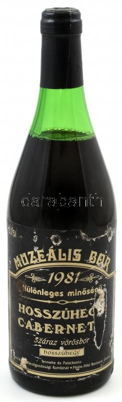 1981 Hosszúhegyi Cabernet 1981, muzeális bor, hajós-bajai borvidék, szakszerűen tárolt bontatlan palack vörösbor, kopott, sérült címkével, 0,75l.