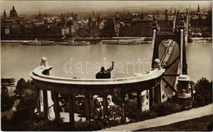 Budapest I. Kilátás Pestre Szent Gellért szobrától, Erzsébet híd, villamos. Photo Erdélyi