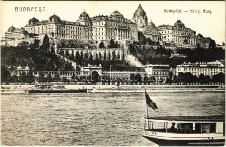 Budapest I. Királyi vár, gőzhajó