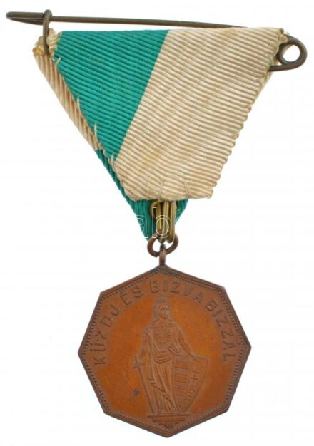1914. 'Küzdj és bízva bízzál / Versenydíj' bronz sport díjérem, mellszalaggal (34mm) T:1-