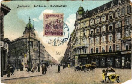 1922 Budapest VI. Andrássy út, Pesti Hazai Első Takarékpénztár Egyesület, Sparber Testvérek üzlete. Montázs automobillal és lovaskocsival (b)