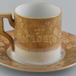 Aranyozott porcelán mokkás csésze, jelzett, kopott.