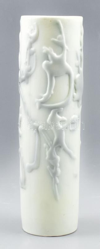 Hollóházi porcelán váza. Terv: Bakó-Hetey Rozália. Kézzel festett, jelzett, hibátlan. m: 21 cm d: 6 cm