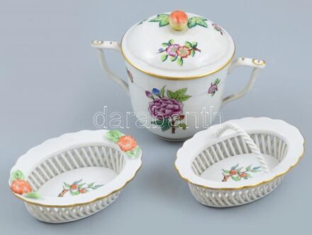 3 db Herendi hecsedli és ETON mintás porcelán tétel. 2 db fonott tálka, 1 db csokis csésze. Kézzel festett porcelán, jelzett, kopásnyomokkal, m: 3-10 cm