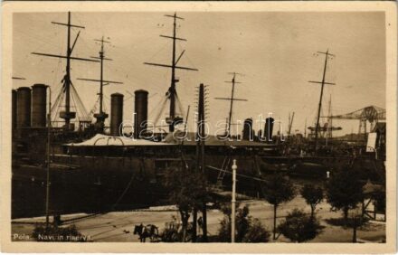1915 Pola, K.u.K. Kriegsmarine Schiffe in Reserve / Navi in Riserva / Osztrák-Magyar Haditengerészet csatahajói Polában a tartalék kikötőben / Austro-Hungarian Navy battleships in the reserve dock near the Pula shipyard + 'K.u.K.