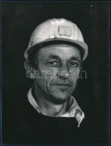 cca 1980 Engi László: Bányász, amatőr művészfotó, jelzés nélkül, 9x12 cm