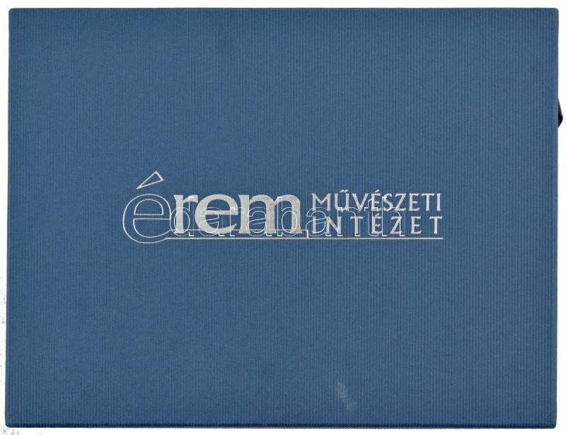 Az Éremművészeti Intézet éremtartó kazettája egy kivehető tálcával, összesen 24 férőhellyel (5x5cm-es), használt, de jó állapotban - Image 2