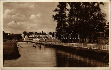 1931 Kisbér, M. kir. állami ménesbirtok strandfürdője, fürdőzők. Szakál Géza kiadása
