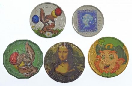 4xklf festett külföldi pénzérme, benne: Franciaország 1988. 1Fr Ni 'Mona Lisa' + Mauritius 2001. 20c acél 'Kék Mauritius' + Szomália 1976. 10s Al 'Húsvéti nyúl' + Tanzánia 1989. 50s acél 'Húsvéti nyúl' + Írország 2004. 50c