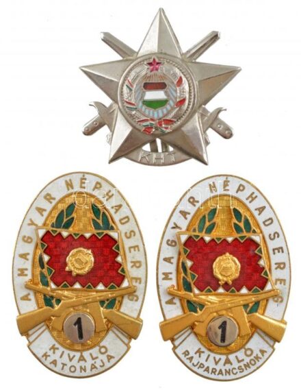 ~1970-1980. 'Magyar Néphadsereg - Kiváló Rajparancsnok - 1' + 'Magyar Néphadsereg - Kiváló katonája - 1', mindkettő aranyozott, zománcozott Br jelvény + 'Katonai Haditorna (KHT)' zománcozott fém jelvény T:2