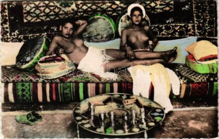 Scenes et Types, Le thé au quartier réservé / Moroccan woman tea time (Rb)