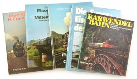 5 db német nyelvű, vasút témájú könyv: Karwendelbahn München - Garmisch-Partenkirchen - Innsbruck; Die Super Eisenbahnen der Welt; Eisenbahn in der Oberpfalz; Eisenbahn in Mittelfranken; Eisenbahn in Niederbayern. Rendkívül gazdag