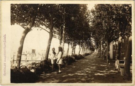 Balatonföldvár, parti sétány, stégek. Nagy I. photo