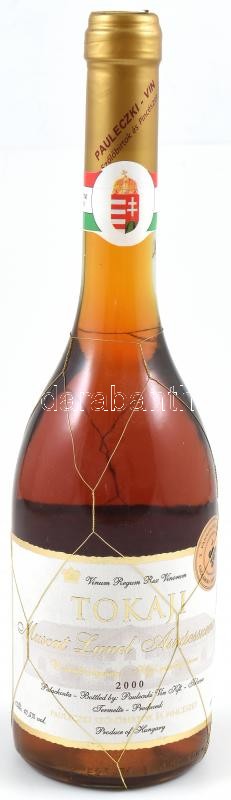 2000 Pauleczki Tokaji Muscat Lunel Aszúesszencia 2000, édes tokaji fehérbor, Tolcsva, bordíjas: 'Pannon Bormustra Csúcsbor 2009' és 'VinAgora Hungary 2010 Concours International de Vins Médaille de'Or' címkékkel, pincében szakszerűen