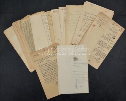 1882-1899 Vegyes okmánybélyeges papírok, nagyrészt pozsonyiak, de közte magyaróvári is, valamint egy azonosítatlan helységből származó 26 db, 8 db 15 kr.; 7 db 50 kr ;1 db 2 x 50 kr.; 6 db 50 kr és 1 ft.; 1 db 2x25 kr.; 1 db 10 kr.; 1