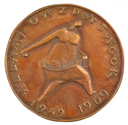 1969. 'Állami Gazdaságok 1949-1969' egyoldalas bronz emlékérem, eredeti tokban (84mm) T:1-