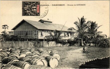 Cotonou, Douane / African folklore, customs office