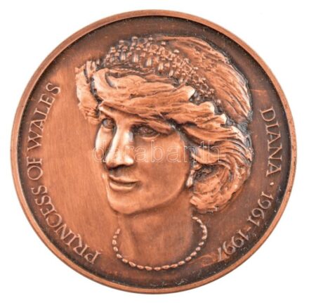 Fűz Veronika (1951-) 1997. 'Princess of Wales - Diana 1961-1997 / Goodbye England's Rose' bronz emlékérem (42,5mm) T:1