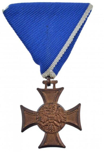 Ausztria DN '5 éves szolgálati érdemérem, bronz fokozat' Br kitüntetés mellszalagon T:2 Austria ND '5 years Military Service Bronze Grade' Br medal with ribbon C:XF