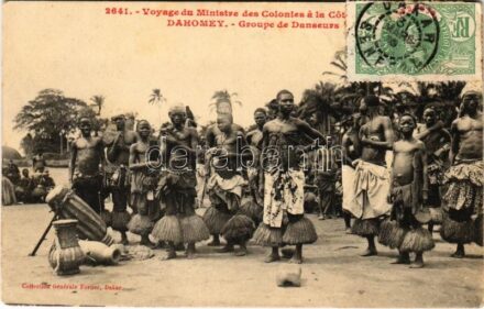 Dahomey, Voyage du Ministre des Colonies a la Cote d'Afrique. Groupe de Danseurs / Voyage of the Minister for the Colonies to the African Coast. Group of Dancers. African folklore (EK)