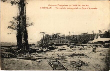 Abidjan, Abidjean; Terre-plein commercial, Gare d'Ansuabo / railway station