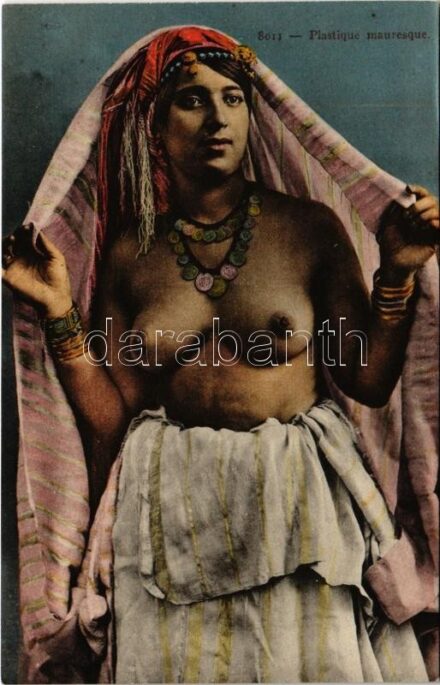 Plastique Mauresque / half-naked Moorish woman