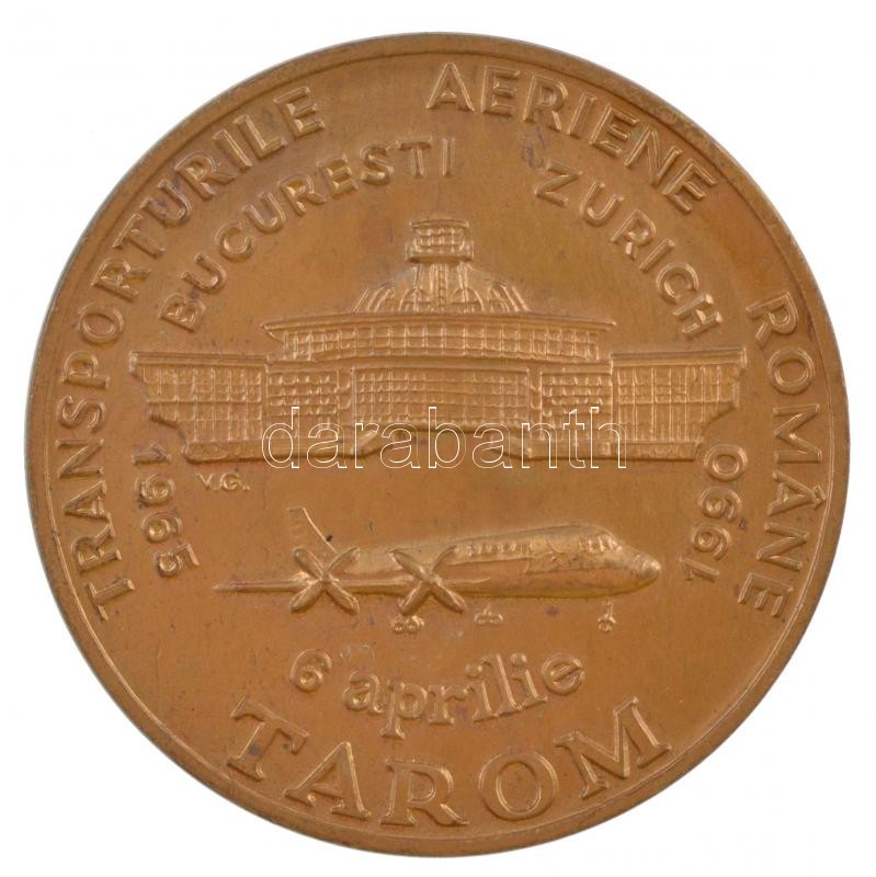 Románia 1990. '25 éves a Bukarest-Zürich közötti TAROM repülőjárat' kétoldalas Br emlékérem (50mm) T:2 patina, kis ph, karc Romania 1990. '25 Years of the Bucharest-Zürich TAROM airline' two-sided Br commemorative medallion (50mm) C:XF