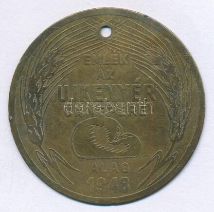 1948. 'Emlék az Újkenyér Ünnepére - Alag 1948' sárgaréz emlékérem (40mm) T:2 hátlapon kis karcok