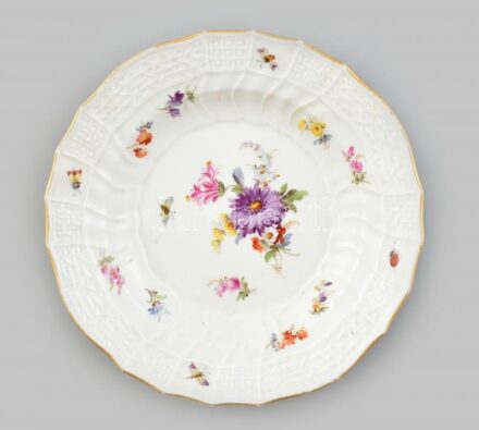 Meissen tálka, kézzel festett porcelán, jelzett, kopott, d: 15 cm