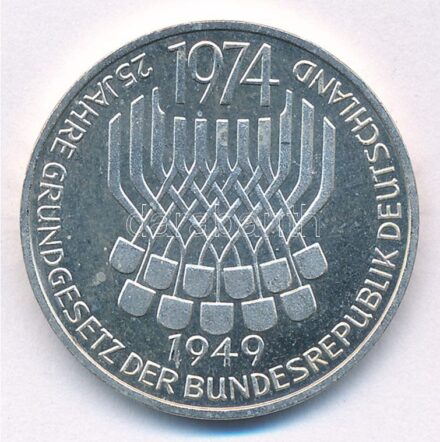 Német Szövetségi Köztársaság 1974F 5M Ag '25 éves az Alkotmány' T:1- (eredetileg PP) Federal Republic Germany 1974F 5 Mark Ag '25th Anniversary - Constitutional Law' C:AU (originally PP) Krause KM#138