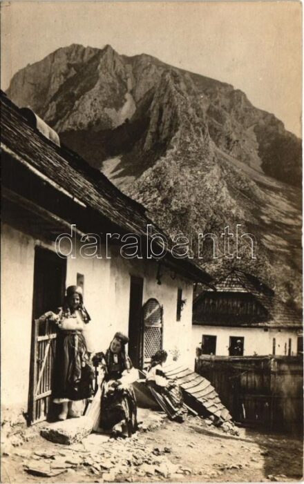 1934 Székelykő, Piatra Secuiului; Torockói népviselet / folklore from Rimetea. photo (EK)