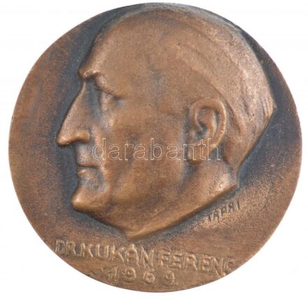 Tápai Antal (1902-1986) 1969. 'Dr. Kukán Ferenc' egyoldalas, öntött bronz plakett (~102 mm) T:1- Hungary 1969. 'Ferenc Kukán MD' one-sided, cast bronze plaque. Sign.: Antal Tápai (102 mm) C:AU