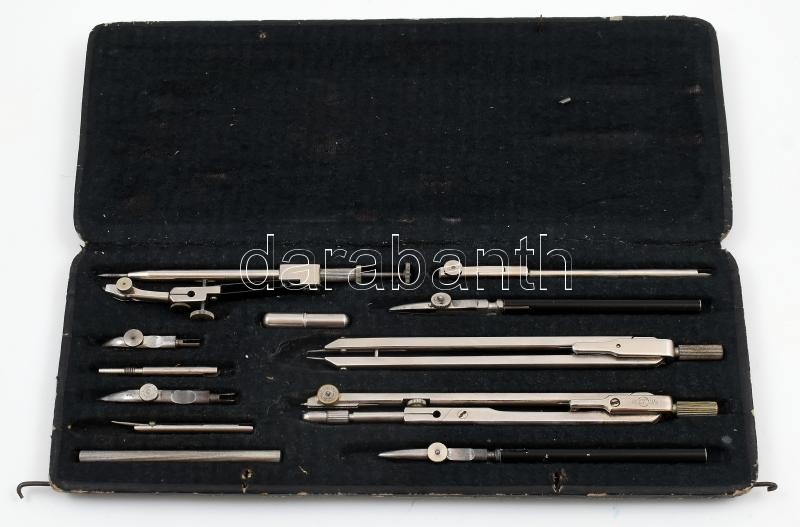 Turán Precíziós körzőkészlet, 12 darabos, kopott fa tokban.