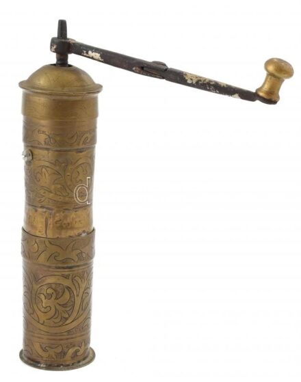 Keleti réz kávé / bors daráló, kopott, m: 22 cm