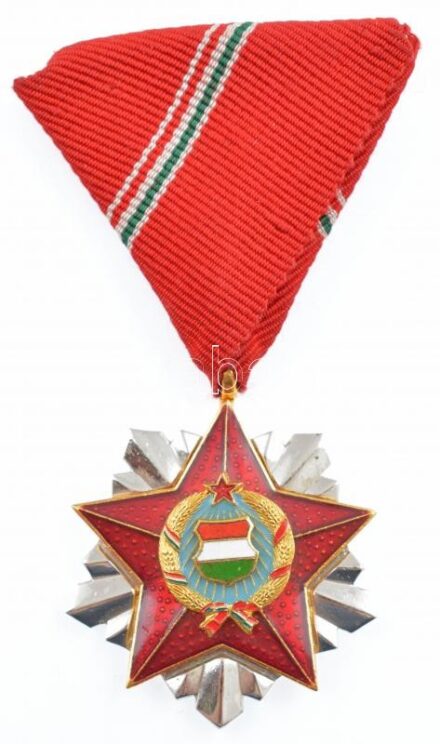 1966. 'Szocialista Hazáért Érdemrend' zománcozott, ezüstözött bronz kitüntetés mellszalaggal és szalagsávval, eredeti dísztokban T:2 NMK 711