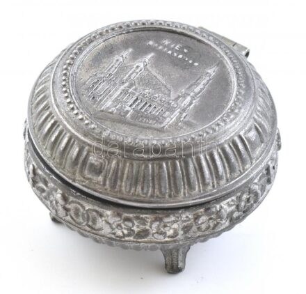Ón bonbonier, Szent István-székesegyház (Bécs) motívumával, jelzés nélkül, kopott, d: 5,5cm