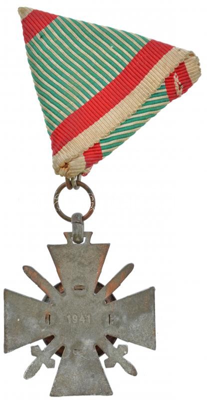 1941/1942. 'Tűzkereszt I. fokozata' oxidált hadifém kitüntetés eredeti mellszalaggal T:2- Hungary 1941/1942. 'Fire Cross, 1st Class' war metal decoration with original ribbon C:VF NMK 443. - Image 2
