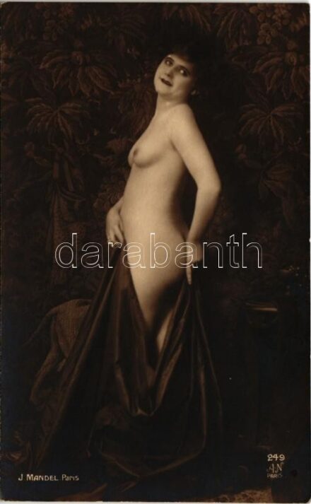 Erotikus meztelen hölgy / French erotic nude lady. J. Mandel Phot. (non PC)