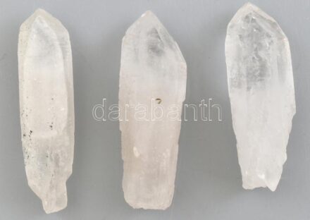 3 db hegyikristály, h: 6 cm