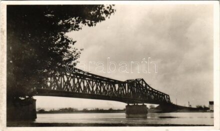 Titel, Közúti és vasúti híd. Nonnenmacher Endre és fia kiadása / railway bridge