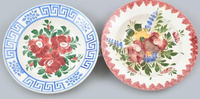 2 db mázas kerámia fali dísztányér, jelzettek (az egyik Telkibánya), sérülésekkel, hibákkal, d: 23,5 cm