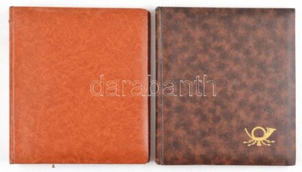 2 db műbőr képeslap album egyenként 96 férőhellyel / 2 postcard albums, each for 96 postcards (25 x 30 cm)