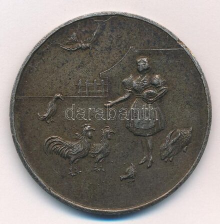 1932. 'Vác és Vidéke Fajállattenyésztőinek Egyesülete Vác / Érdem Jeléül' ezüstözött bronz emlékérem (50mm) T:2 patina, ph.