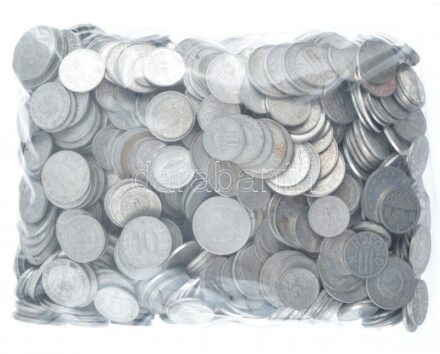 Vegyes, magyar és külföldi Al érmetétel mintegy ~1,1kg súlyban T:vegyes Mixed, Hungarian and foreign Al coin lot (~1,1kg) C:mixed
