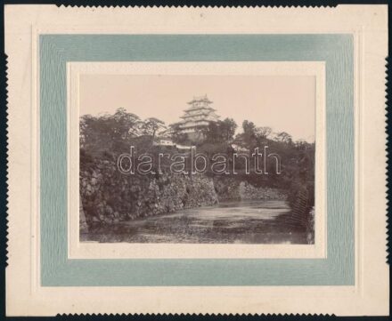 1900 Japán, Himedzsi várkastély, keményhátú fotó, hátoldalán feliratozva, 23x19 cm / Japan, Himeji Castle, vintage photo